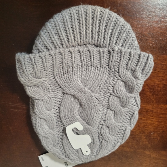 Michael Kors NWT Gray Knit Hat - Picture 2 of 3